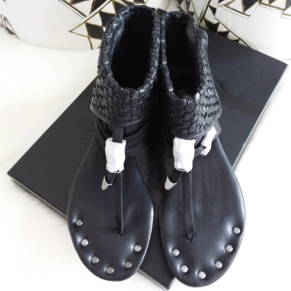 Dolce Vita 'Tahoe' Sandals